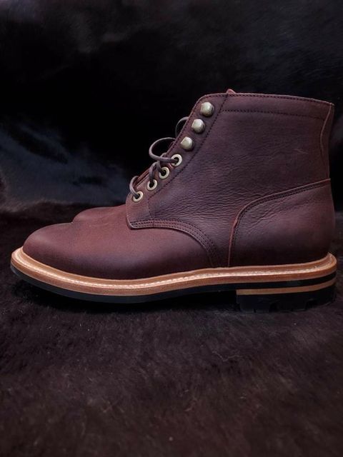 Photo by pablito on October 6, 2022 of the Grant Stone Brass Boot in C.F. Stead Dark Burgundy Classic Kudu.