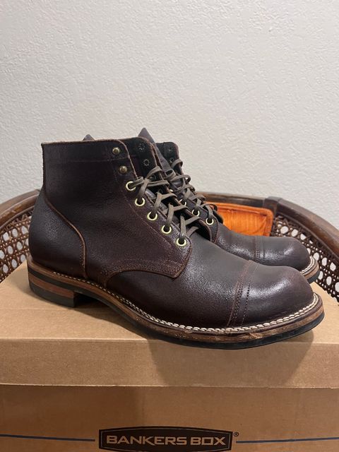 Photo by selvedge_and_welted on November 3, 2023 of the Viberg Service Boot in Horween Brown Waxed Flesh.