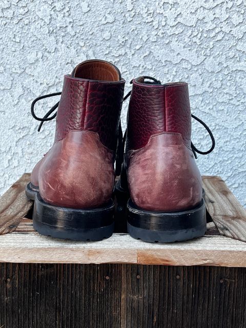 Photo by selvedge_and_welted on February 2, 2025 of the Arno Galno in Maryam Burgundy TPR Horsebutt & Law Tanning Black Cherry Big Horn Shrunken Bison.