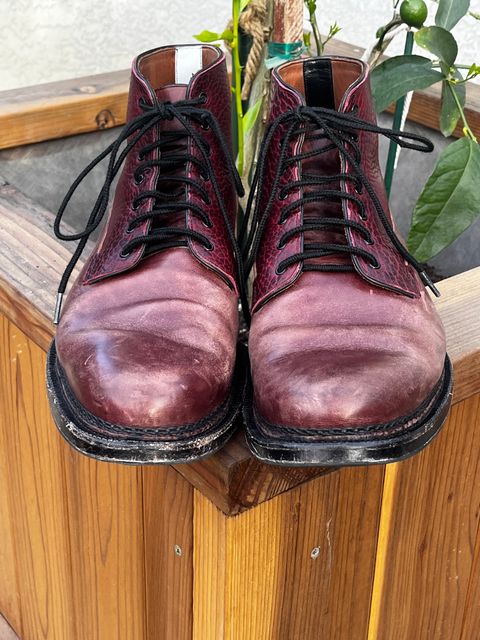 Photo by selvedge_and_welted on March 2, 2025 of the Arno Galno in Maryam Burgundy TPR Horsebutt & Law Tanning Black Cherry Big Horn Shrunken Bison.