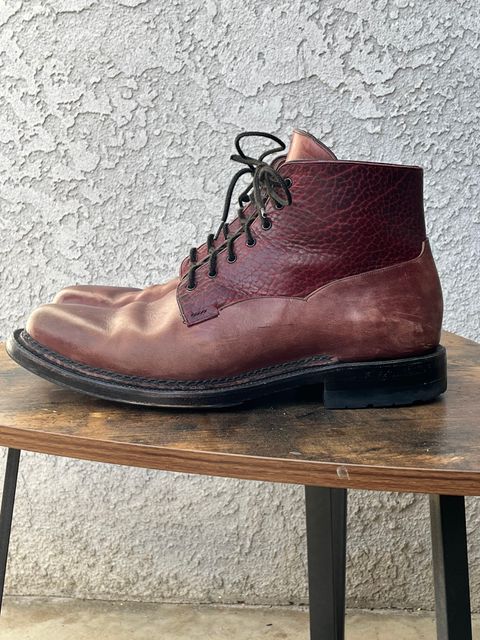 Photo by selvedge_and_welted on April 3, 2025 of the Arno Galno in Maryam Burgundy TPR Horsebutt & Law Tanning Black Cherry Big Horn Shrunken Bison.
