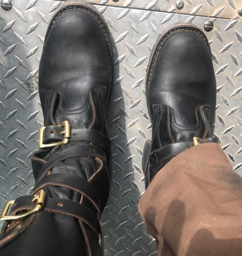 Photo by dj on June 29, 2024 of the Nicks Heritage TankerPro in Horween Black Chromexcel.
