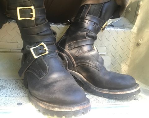 Photo by dj on August 31, 2024 of the Nicks Heritage TankerPro in Horween Black Chromexcel.