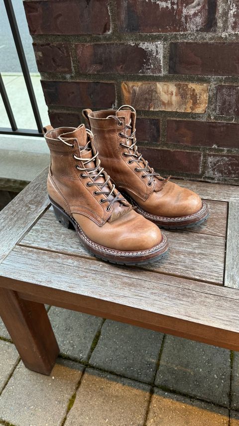 Photo by tylers.hobby on March 6, 2024 of the White's 350 Cruiser in Horween Natural Chromexcel.