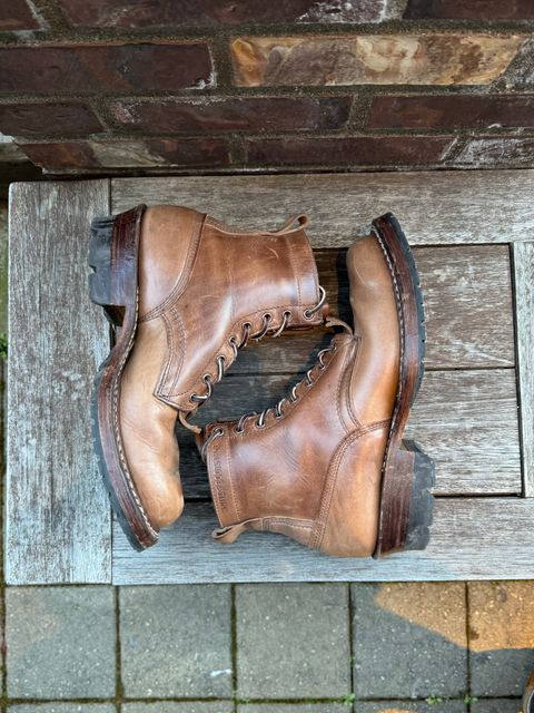 Photo by tylers.hobby on March 6, 2024 of the White's 350 Cruiser in Horween Natural Chromexcel.