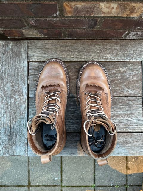 Photo by tylers.hobby on March 6, 2024 of the White's 350 Cruiser in Horween Natural Chromexcel.