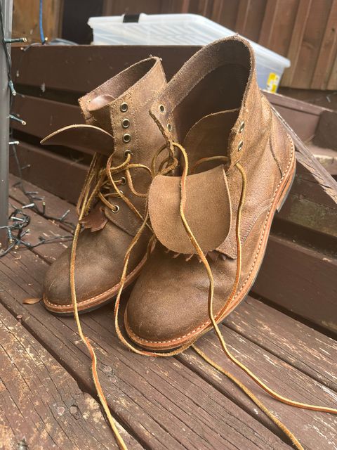 Photo by Dannflow on February 3, 2025 of the Oak Street Bootmakers Trench Boot in Horween Natural Chromexcel Roughout.