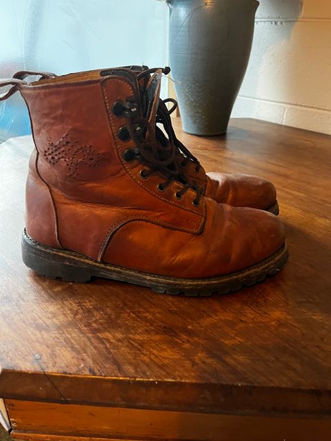 Photo by Dannflow on March 1, 2024 of the Sue Engles City Boot in Unknown Leather.