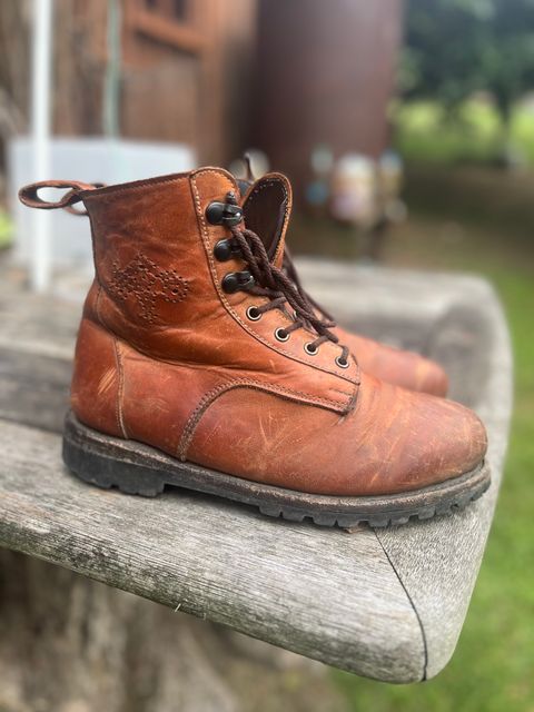 Photo by Dannflow on April 1, 2024 of the Sue Engles City Boot in Unknown Leather.