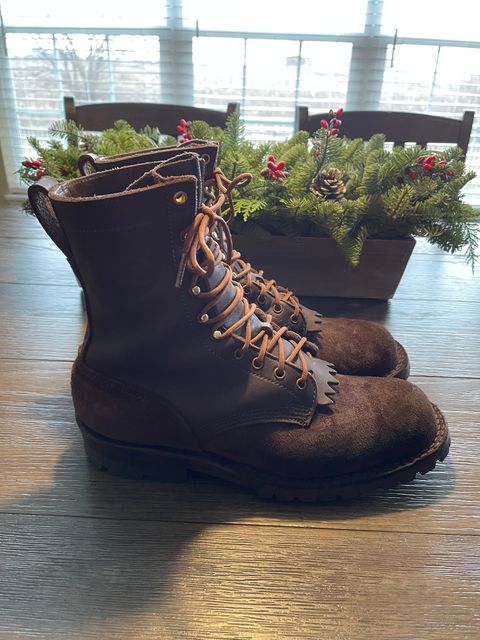 Photo by EnieJr on December 5, 2022 of the JK Boots Superduty in Seidel Brown Oil Tan Roughout.