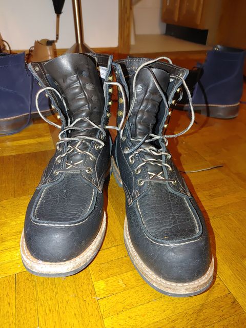 Photo by Exsufflicate on December 6, 2022 of the Truman Upland Boot in Law Tanning Black Big Horn Shrunken Bison.