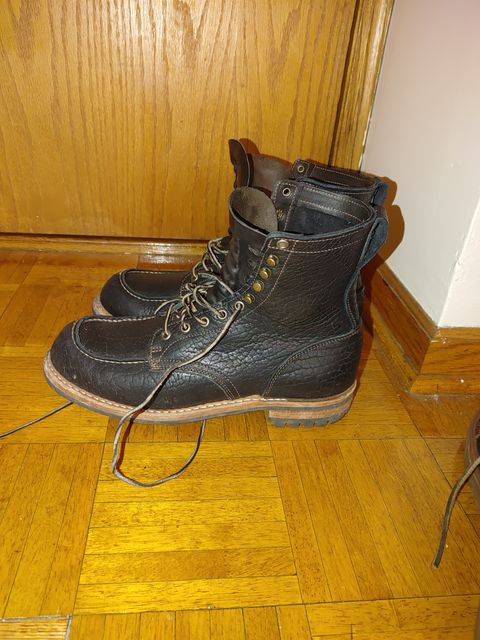 Photo by Exsufflicate on January 6, 2023 of the Truman Upland Boot in Law Tanning Black Big Horn Shrunken Bison.