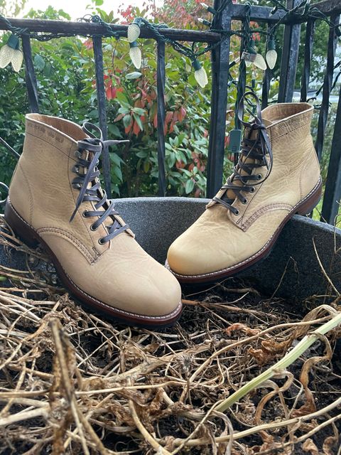 Photo by Bob_Loblaw on October 5, 2022 of the Wolverine 1000 Mile Plain-Toe Boot in Horween Olive Tanned.