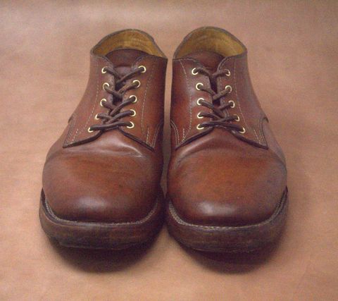 Photo by ifticar2 on January 6, 2025 of the Oldspeed MFG Derby in Horween Russet Horsehide Strips.