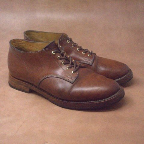 Photo by ifticar2 on January 6, 2025 of the Oldspeed MFG Derby in Horween Russet Horsehide Strips.