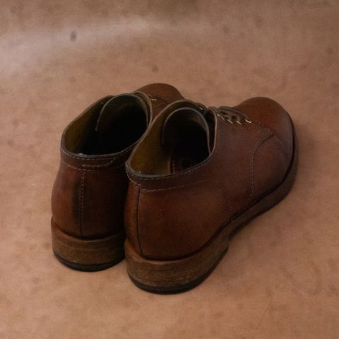 Photo by ifticar2 on March 5, 2025 of the Oldspeed MFG Derby in Horween Russet Horsehide Strips.