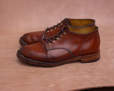 Photo by ifticar2 on April 3, 2025 of the Oldspeed MFG Derby in Horween Russet Horsehide Strips.
