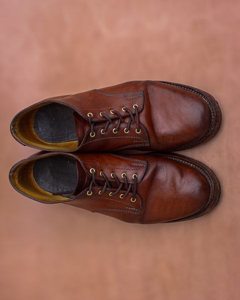 Photo by ifticar2 on April 3, 2025 of the Oldspeed MFG Derby in Horween Russet Horsehide Strips.