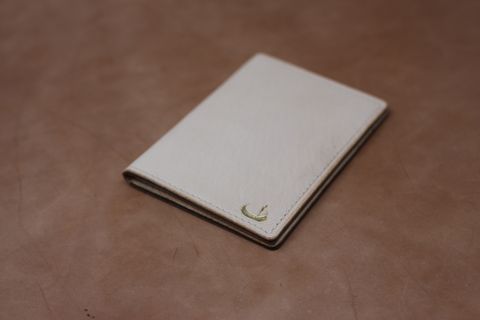 Photo by ifticar2 on October 5, 2025 of the Jatri Leather Big boi in Euro veg tanned Goat Skin.
