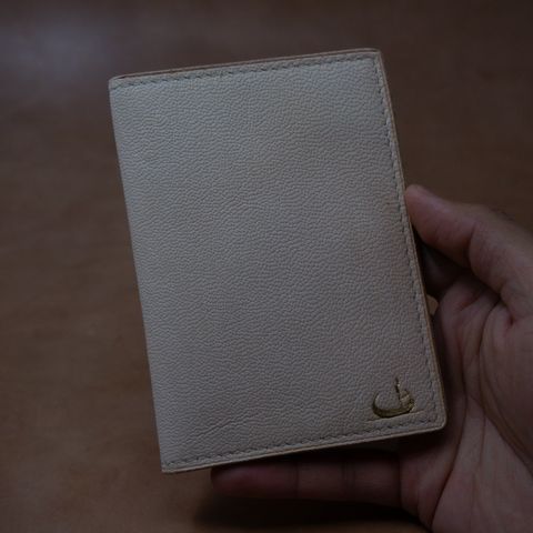 Photo by ifticar2 on November 6, 2025 of the Jatri Leather Big boi in Euro veg tanned Goat Skin.