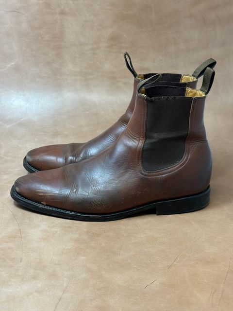 Photo by ifticar2 on December 5, 2025 of the John Doe Shoes Chelsea Boot in Horween Saddle Tan Chromepak.