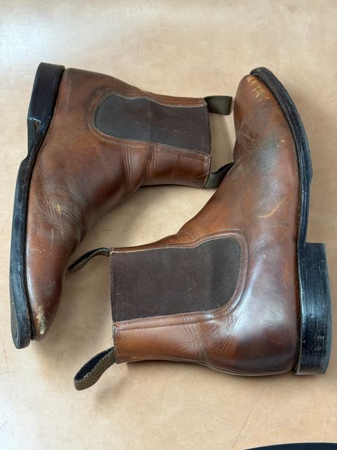 Photo by ifticar2 on December 5, 2025 of the John Doe Shoes Chelsea Boot in Horween Saddle Tan Chromepak.