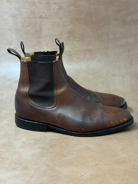 Photo by ifticar2 on December 5, 2025 of the John Doe Shoes Chelsea Boot in Horween Saddle Tan Chromepak.
