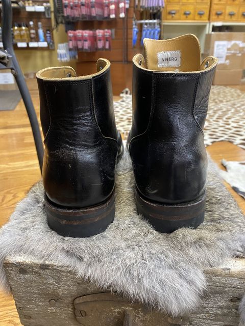 Photo by blackandbrownblues on February 5, 2022 of the Viberg Service Boot in Shinki Black Oiled Horsebutt.