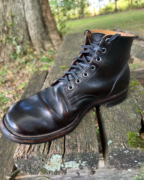 Photo by blackandbrownblues on September 27, 2022 of the Viberg Service Boot in Shinki Black Oiled Horsebutt.