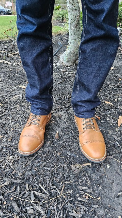 Photo by spicytakito on November 1, 2024 of the Viberg Service Boot BCT in Horween Chestnut Essex.