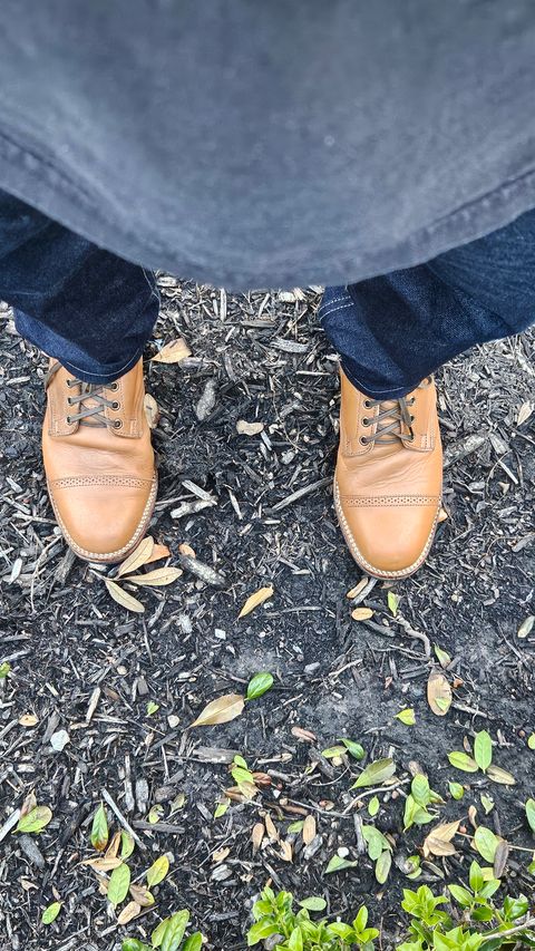 Photo by spicytakito on November 1, 2024 of the Viberg Service Boot BCT in Horween Chestnut Essex.