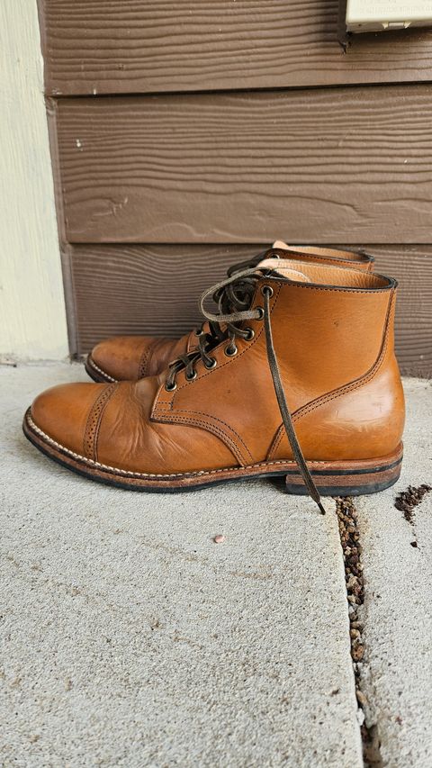 Photo by spicytakito on April 3, 2025 of the Viberg Service Boot BCT in Horween Chestnut Essex.