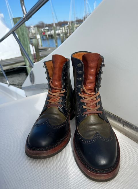 Photo by ListingToPort on March 3, 2024 of the Jakkrabbits Gunner in Horween Black Chromexcel & Badalassi Carlo Oliva Pueblo.