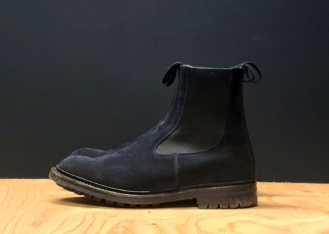 Photo by hoainp on November 6, 2024 of the Tricker's Stephen Chelsea Boot in Zonta Oceano Castorino Suede.