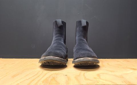 Photo by hoainp on January 6, 2025 of the Tricker's Stephen Chelsea Boot in Zonta Oceano Castorino Suede.