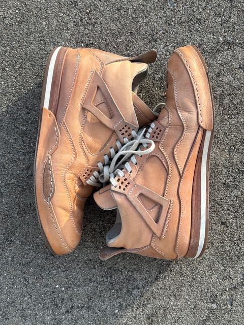 Photo by KentuckyDenimHead on January 5, 2026 of the Hender Scheme Manual Industrial Products 10 in Natural Veg-Tanned Cowhide.