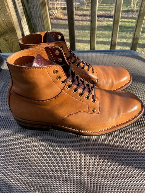 Photo by Asian on February 3, 2024 of the Iron Boots x Østmo Type 1 in Maryam Washed Natural Horsefront.