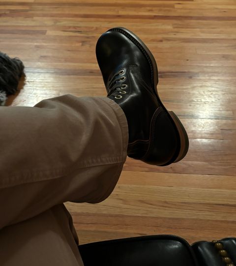 Photo by Asian on September 3, 2024 of the Sobreiro Boots Chaparro in Fonta Vehla Scott Amber Overdyed Black.