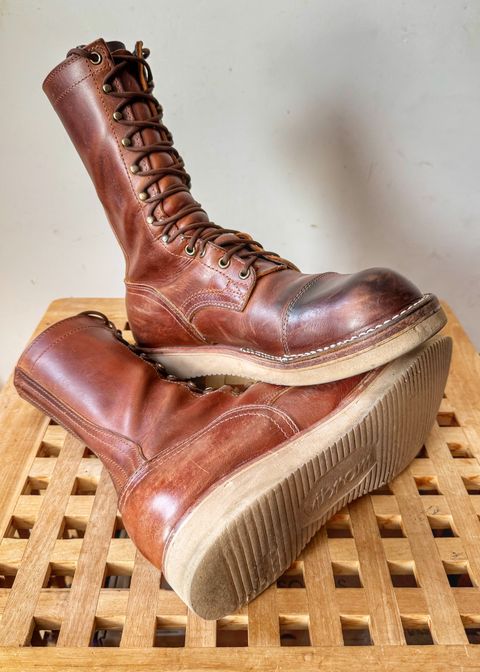 Photo by Vinnie’sBigAdventure on March 1, 2026 of the Nicks Traveler in Horween Orange Predator.