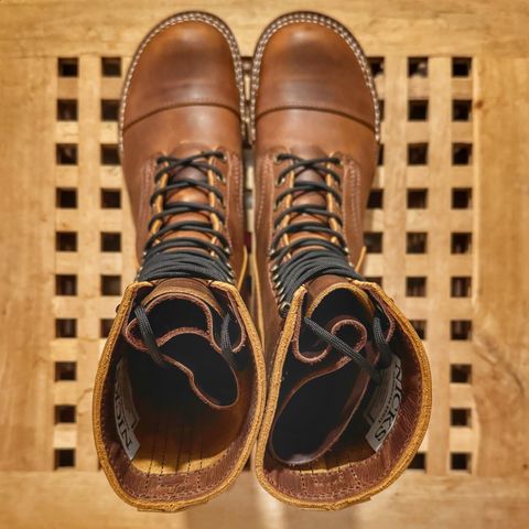 Photo by Vinnie’sBigAdventure on October 1, 2024 of the Nicks DeltaArch in Horween Orange Predator.