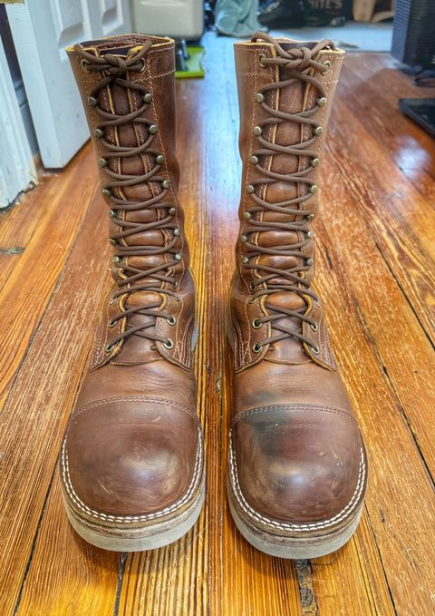 Photo by Vinnie’sBigAdventure on February 3, 2025 of the Nicks DeltaArch in Horween Orange Predator.