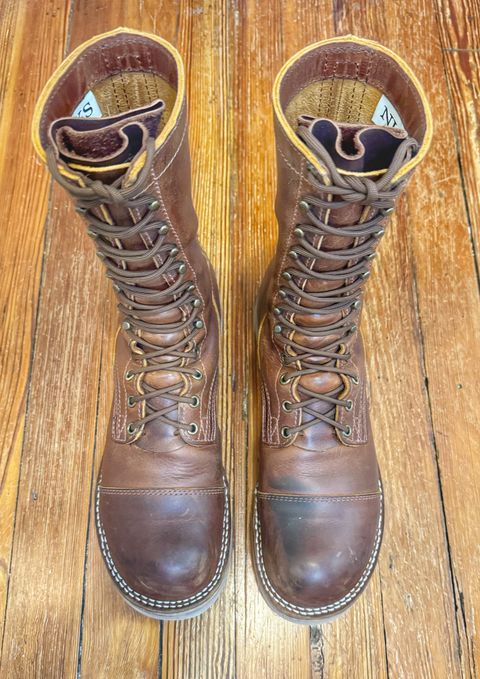 Photo by Vinnie’sBigAdventure on February 3, 2025 of the Nicks DeltaArch in Horween Orange Predator.
