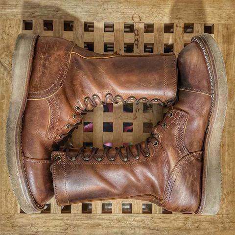 Photo by Vinnie’sBigAdventure on March 5, 2025 of the Nicks DeltaArch in Horween Orange Predator.
