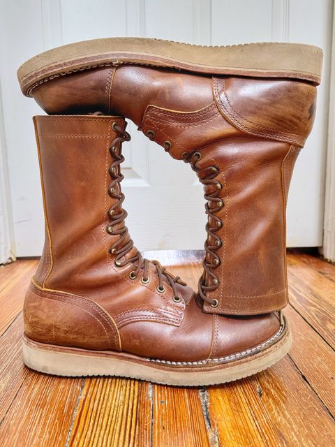 Photo by Vinnie’sBigAdventure on April 4, 2025 of the Nicks DeltaArch in Horween Orange Predator.
