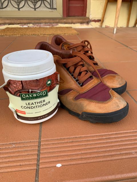 Photo by TheMorrie on March 5, 2025 of the New Balance Rainier in Unknown Natural Veg Tan.