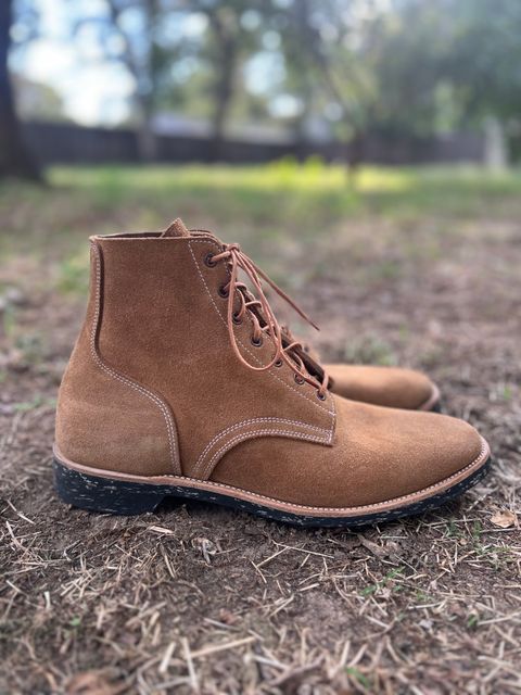 Photo by ermoyce on October 1, 2025 of the Luosjiet M1944 Boondoker in Tan Oiled Nubuck Reverse.
