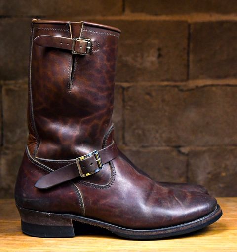 Photo by ermoyce on April 5, 2023 of the Attractions BILTBUCK Engineer Boots in Brown Italian Horsebutt.