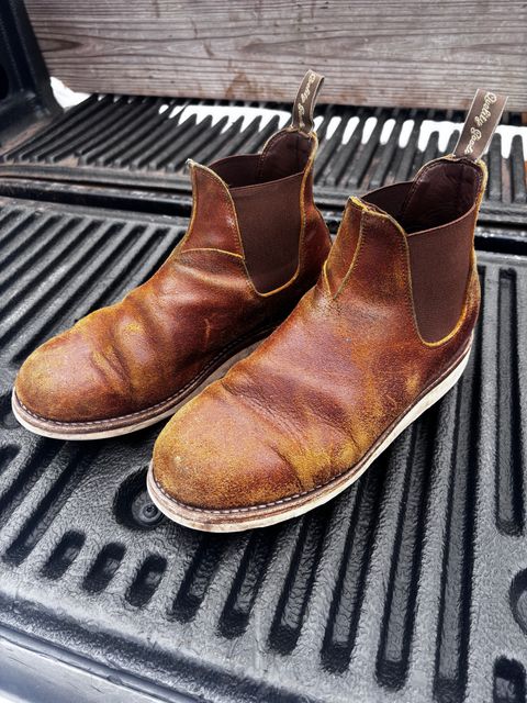 Photo by tinytopey on January 3, 2026 of the Thursday General Purpose Chelsea in Safari Waxed Roughout.
