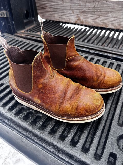 Photo by tinytopey on January 3, 2026 of the Thursday General Purpose Chelsea in Safari Waxed Roughout.