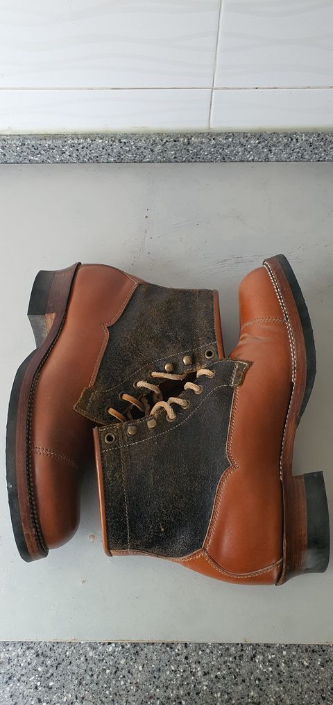 Photo by EL on January 5, 2023 of the Midas Vanquish Blucher Boot in Leder Ogawa Camel Shell Cordovan.